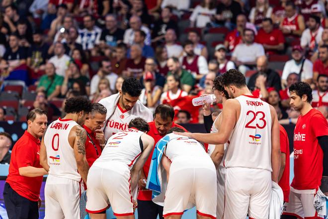 土耳其球队实力超群，轻松取得胜利的简单介绍