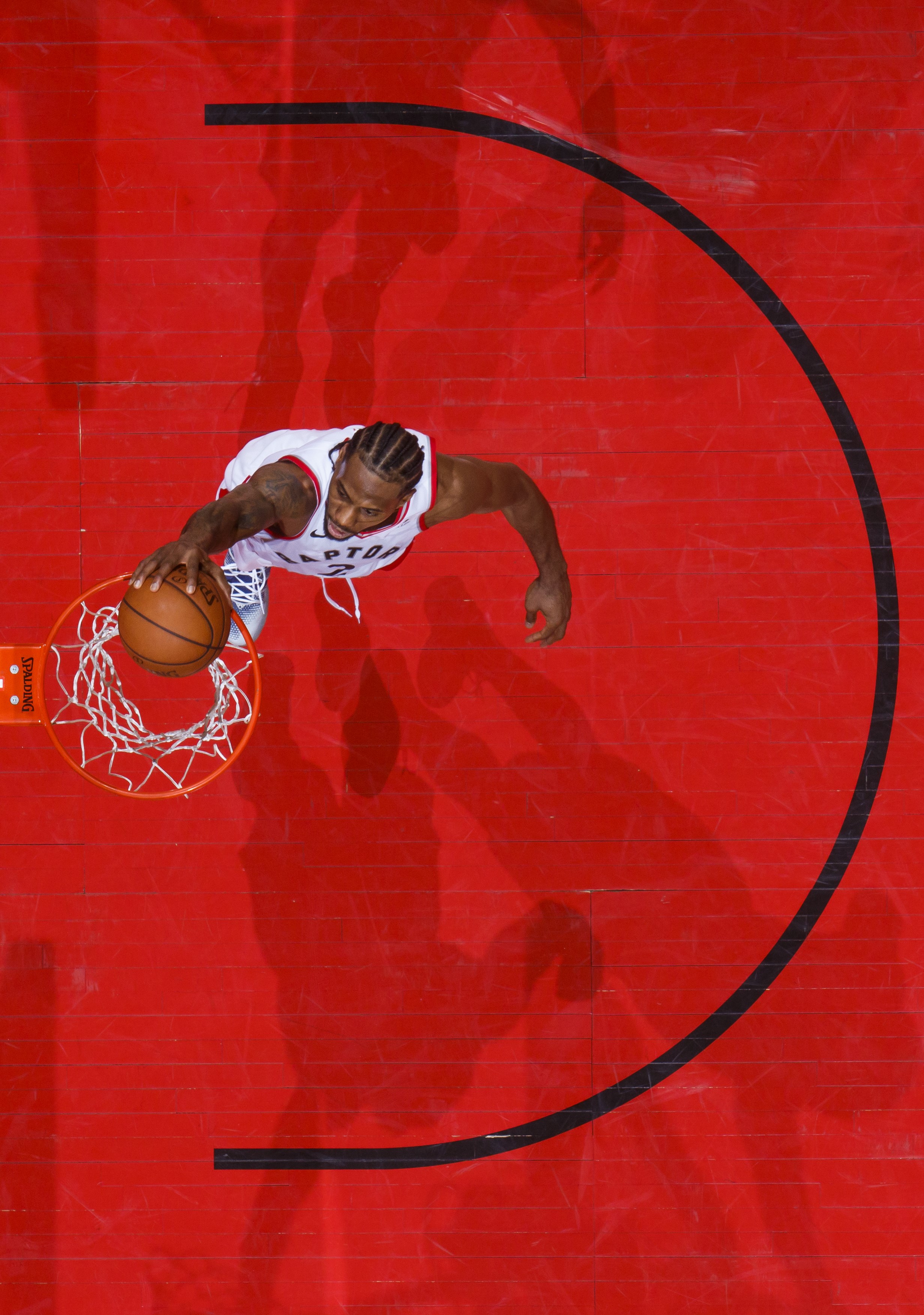 雄鹿球星莱昂纳德自信十足，豪言夺冠的简单介绍