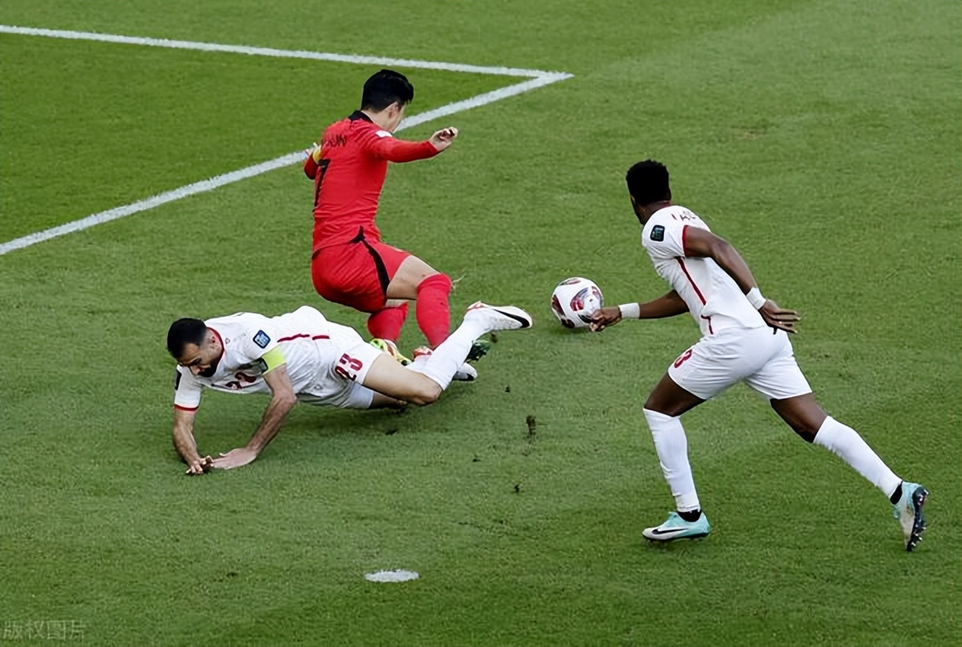 关于精彩比赛瞬间！球员个个激发超强战斗力的信息