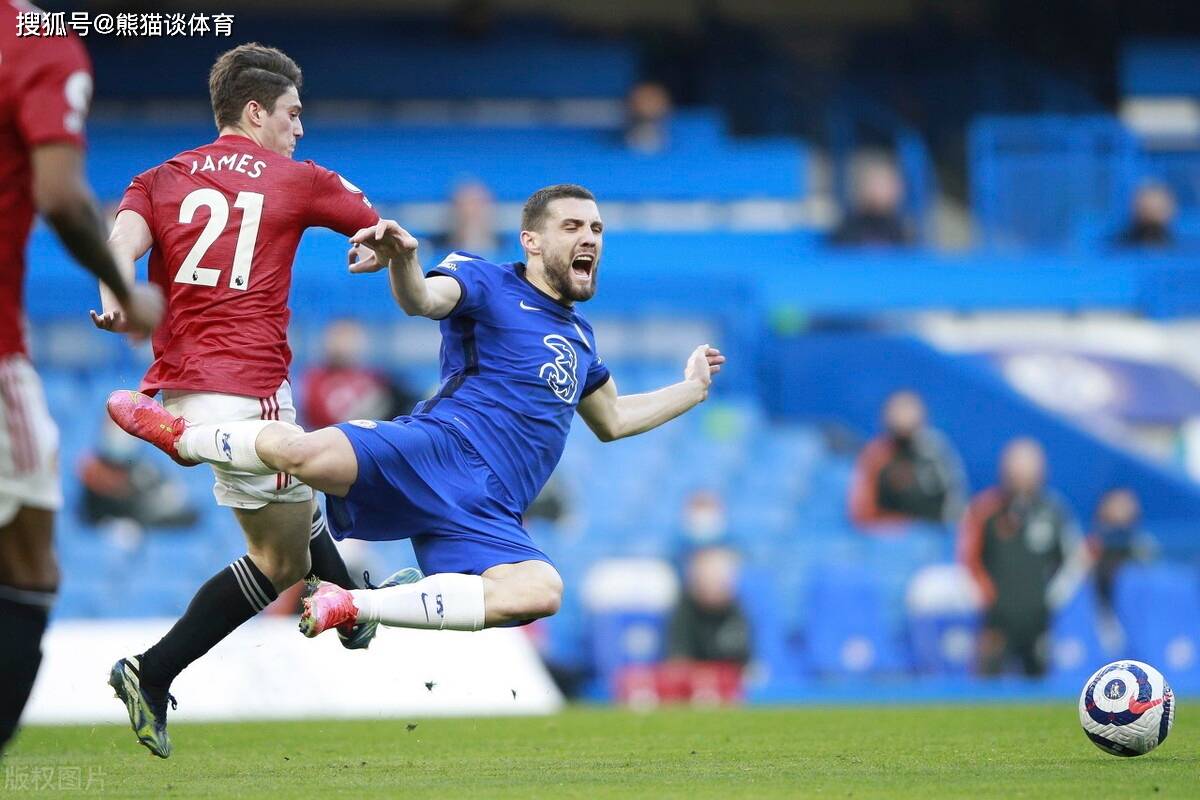 包含强强战术对抗，欧锦赛半决赛悬念重重的词条