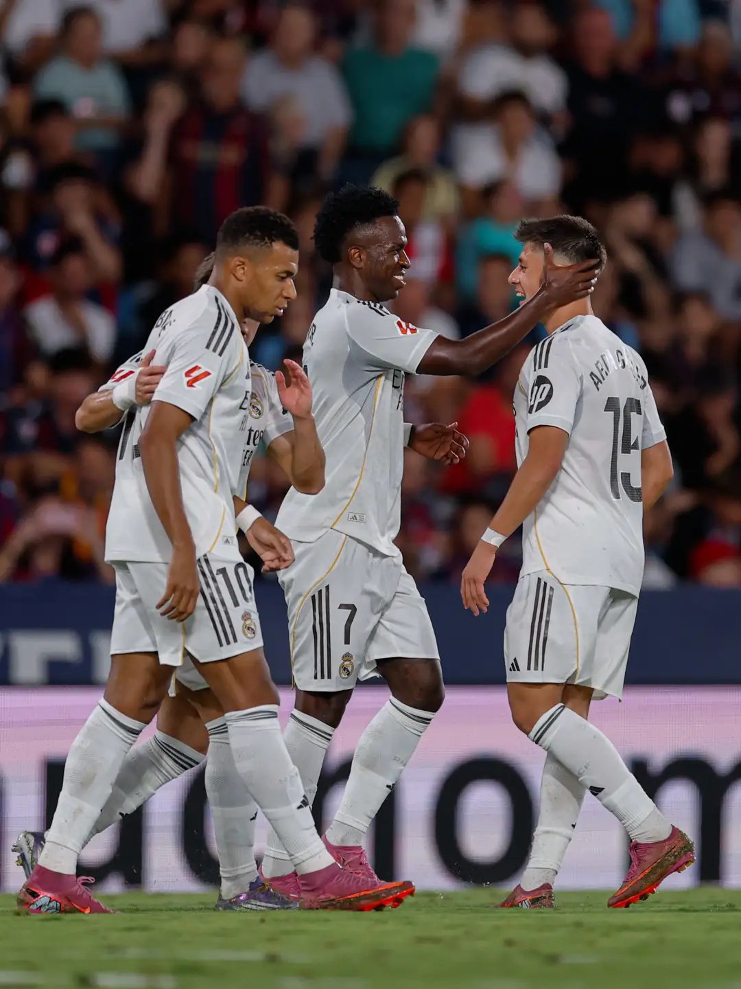 罗马绝杀利物浦，凯恩带队取胜