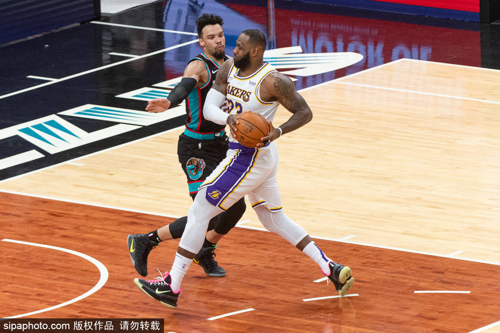 广东队完胜灰熊，詹姆斯高光表现