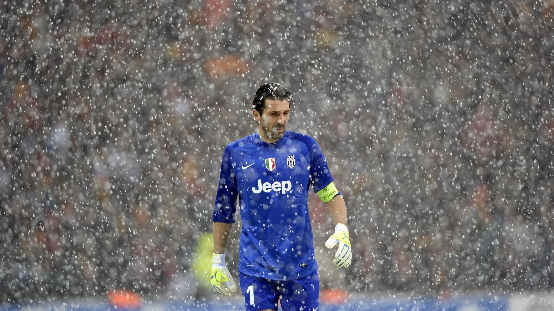 骑士掀翻热火,东契奇在英超争冠接管比赛,跨界传奇的启示